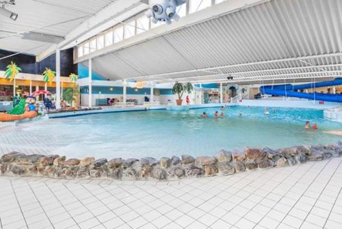 Swimming pool, RBR 244 - Beach Resort Kamperland in Kamperland
