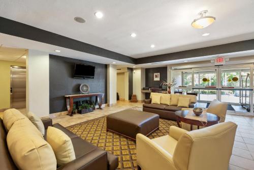 ล็อบบี้, เอ็กซ์เทนเดด สเตย์ อเมริกา - บาร์เทิลส์สวิลล์ - ไฮเวย์ 75 (Extended Stay America Suites - Bartlesville - Hwy 75) in บาร์เทิลสวิลล์ (OK)