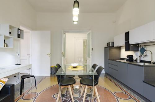 JOIVY Elegant 1-bedroom flat near Spianata Castelletto, Janov (fotografie 8)