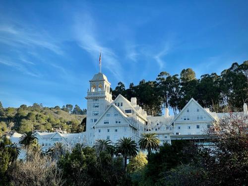286443565 Claremont Resort & Club
