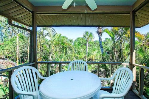 Peaceful spacious resort condo near Bowman's Beach - Blind Pass C208