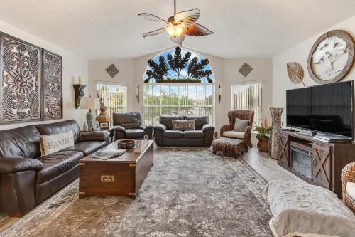 Sweetwater Luxurious condo