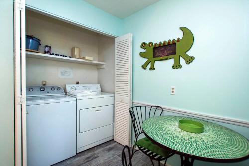 Secluded beach condo on award-winning Bowman's Beach - Blind Pass D201 - main image