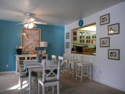 Enjoy shelling at spacious condo by Bowmans Beach - Blind Pass E206 - main image