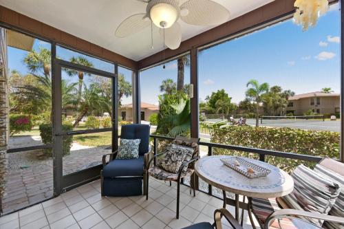 Tropical resort condo on award-winning Bowmans Beach - Blind Pass F111 - image 2