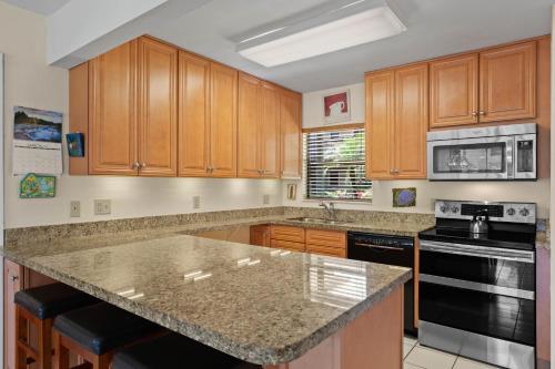 Tropical resort condo on award-winning Bowmans Beach - Blind Pass F111 - image 3