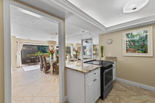 Hidden gem resort condo perfect for sunsets & shells - Blind Pass G102 - image 6