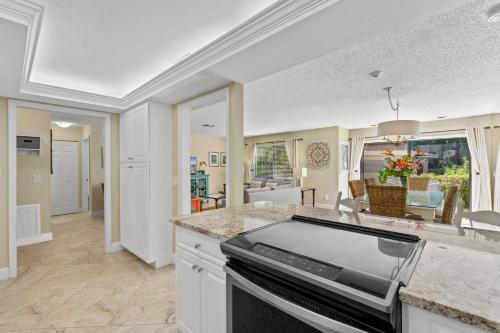 Hidden gem resort condo perfect for sunsets & shells - Blind Pass G102 - image 8