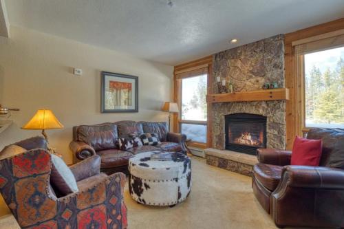 Private Family Friendly 2 Bedroom Townhome Located In East Keystone With Access To Free Shuttle Service thumb 3