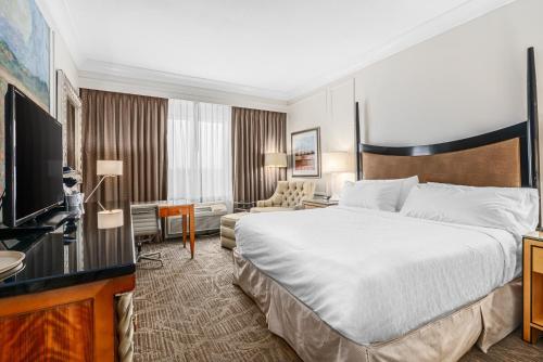 1 King Bed Northside