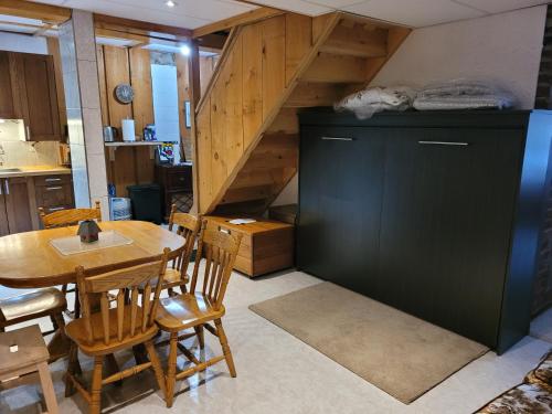 Bowering Lodge in The Blue Mountains (ON)