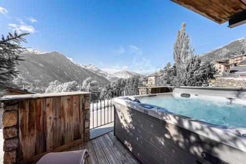 Saint-Martin-de-Belleville Chalet Sleeps 10 Pool cottage Béranger