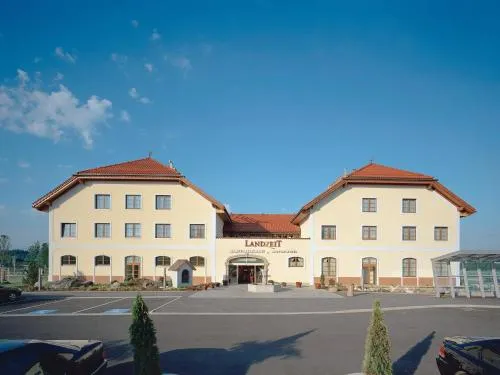 Landzeit Restaurant Voralpenkreuz in Sattledt, Österreich