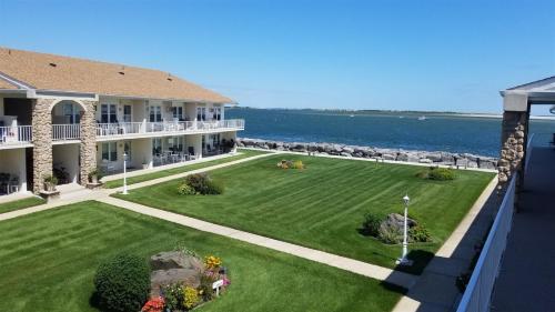 NW302 East Marina Court Unit B2 - main image