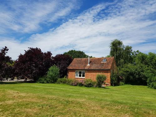 Charming Cottage In Ashford Kent With Woodburner Stove, , Kent