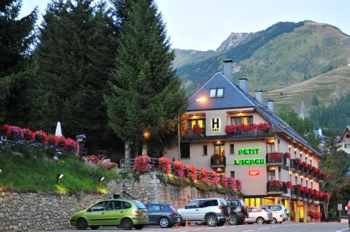 Hotel Petit Lacreu - 숙소 외관