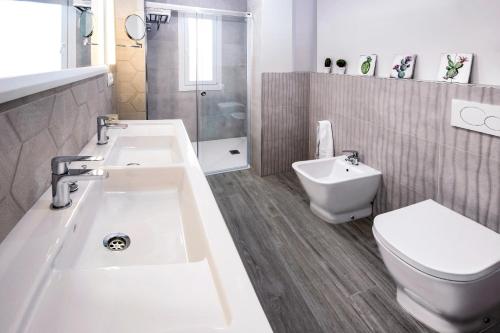 Apartamentos Perla Marina - image 3