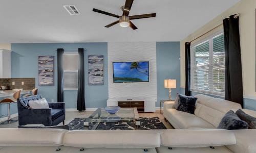 Beautiful Villa with first class amenities on Champions Gate Orlando Villa 4337 - image 2