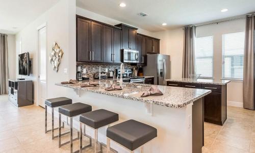 Luxury Contemporary Style Villa on Encore Resort at Reunion Orlando Villa 4382 - image 3