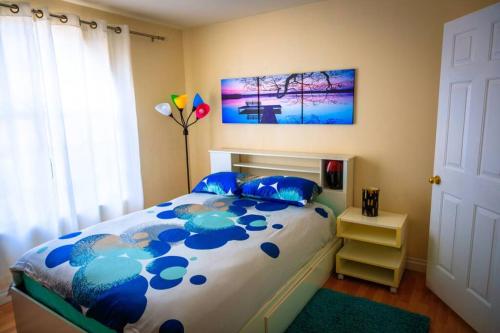 Luxury 1900 SQ FT House Huge 46 FT Pool & Hot SPA