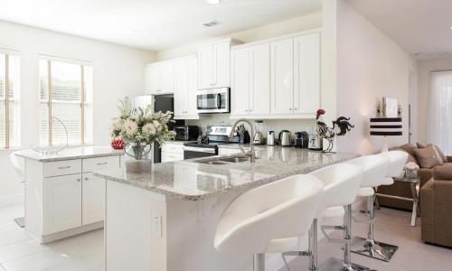 Luxury Villa with Private Pool on Encore Resort at Reunion Orlando Villa 4392 - image 4