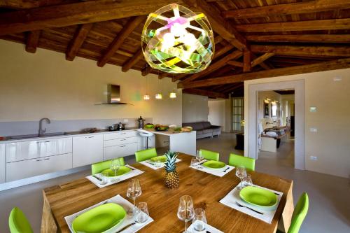 2 bedrooms, 3 beds