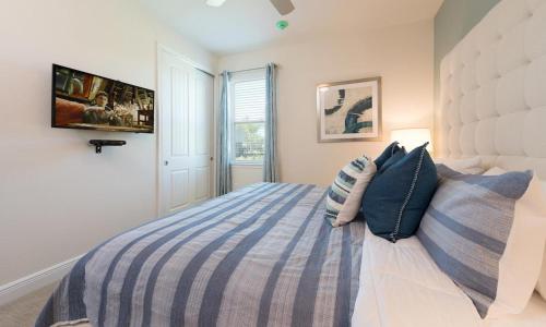 Rent Your Own Orlando Villa with Large Private Pool on Encore Resort at Reunion Orlando Villa 4415 - image 8