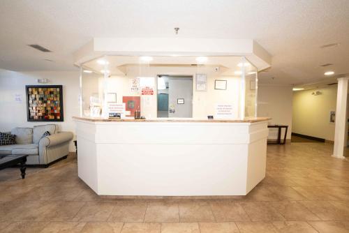 Regency Inn & Suites DFW