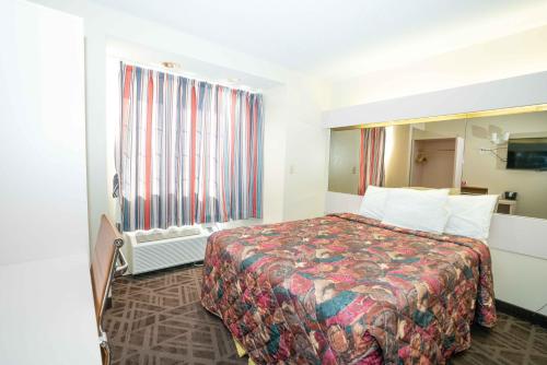 Regency Inn & Suites DFW