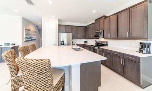 Luxury Contemporary Style Villa on Encore Resort at Reunion Orlando Villa 4497 - image 5