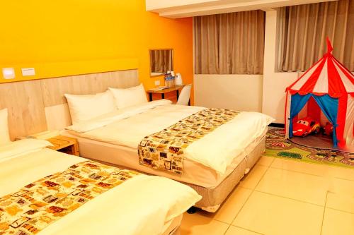 2 double beds