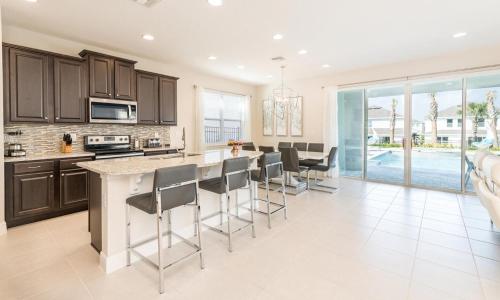 Luxury Private Villa with Large Pool on Encore Resort at Reunion Orlando Villa 4476 - image 3
