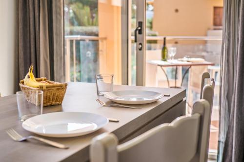 Ferrera Luxe Apartamento 714 - image 2