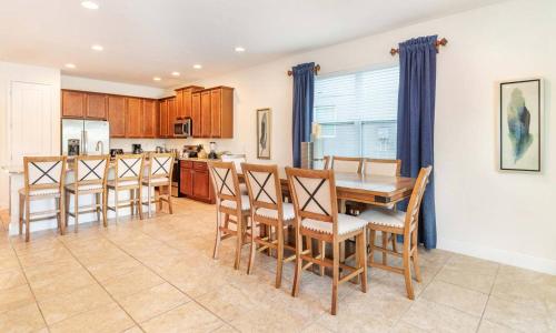 Rent Your Own Orlando Villa with Large Private Pool on Encore Resort at Reunion Orlando Villa 4488 - image 6