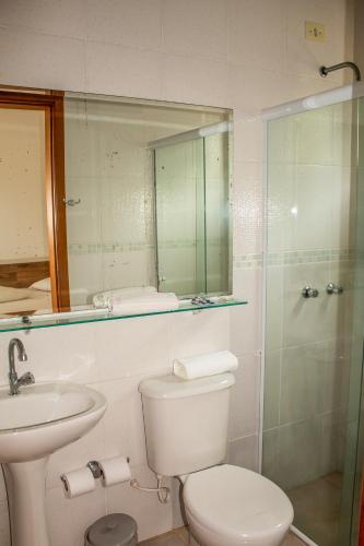 Standard Double or Twin Room image 6