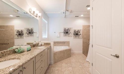 Beautiful 5 Star Villa with Private Pool on the Prestigious Reunion Resort and Spa Orlando Mansion 4594 - image 6