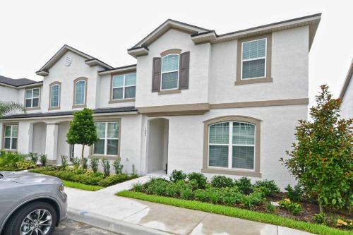 Solara - 5 Bedrooms Townhome w Spashpool-8202SA - image 2