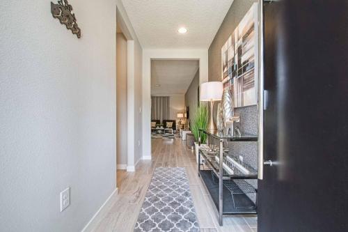 LeReve - 4 Bedrooms w Splashppol- 1205LR - image 3