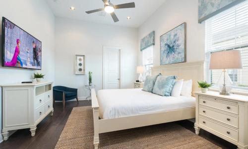 Luxury Villa with Private Pool on Reunion Resort and Spa Orlando Villa 4612 - image 7