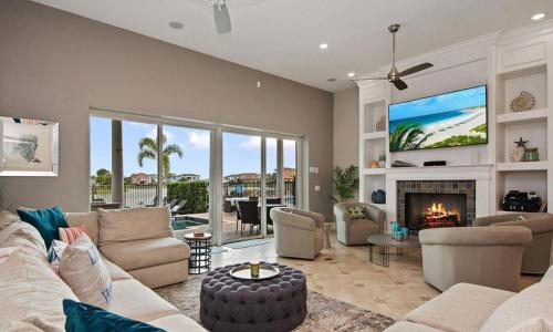 Luxury Contemporary Style Villa on Reunion Resort and Spa Orlando Villa 4652 - main image