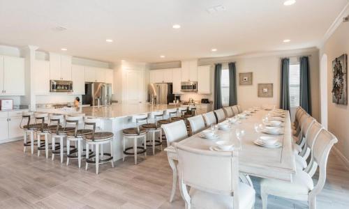 Luxury Villa on Reunion Resort and Spa with a Private Pool Orlando Mansion 4630 - image 5