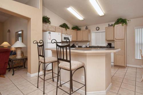 5 Bedroom Pool Home in Indian Creek 2303IC - image 4