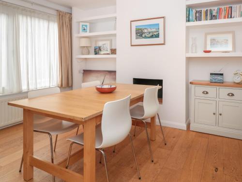 George Cottage - image 2