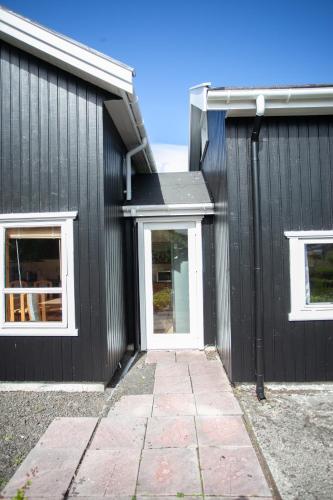 Red Robin - Vacation homes next to Svartifossur waterfall, Tórshavn (foto 9)