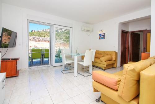 Apartments Roko with sea view 1273 - image 2