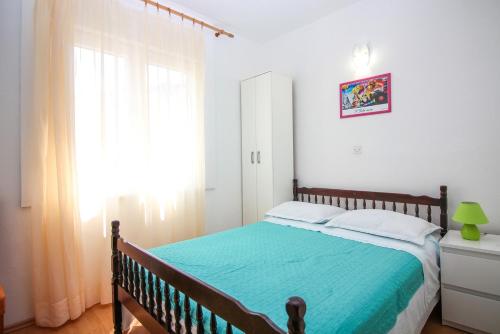 Apartments Roko with sea view 1273 - image 3