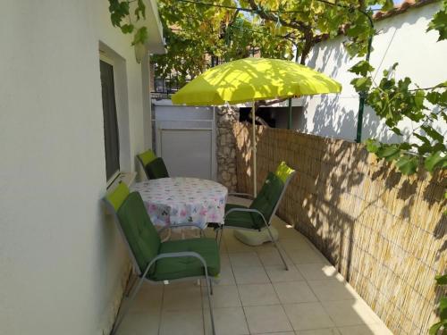 Apartments Roko with sea view 1273 - image 11