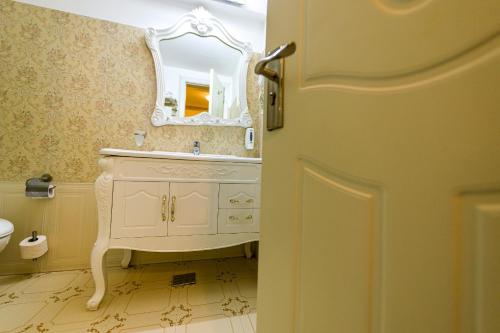 Hotel Helin Central - image 7