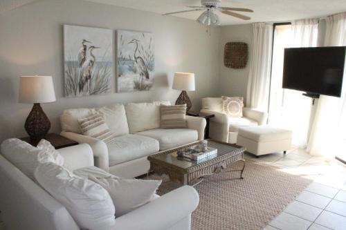 Corner unit with Gulf Views - Phoenix V 201 condo - image 2
