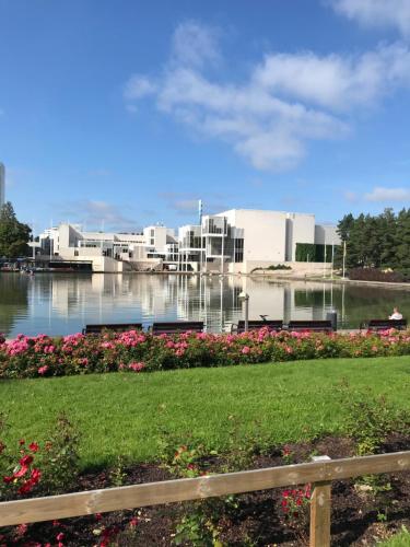 Tapiola Oak Apartment in Tapiola